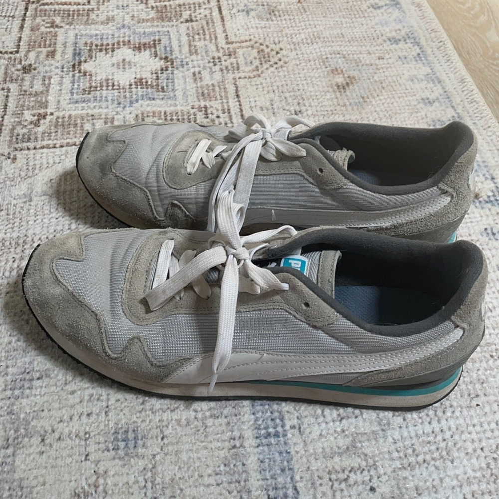 Puma Sneakers